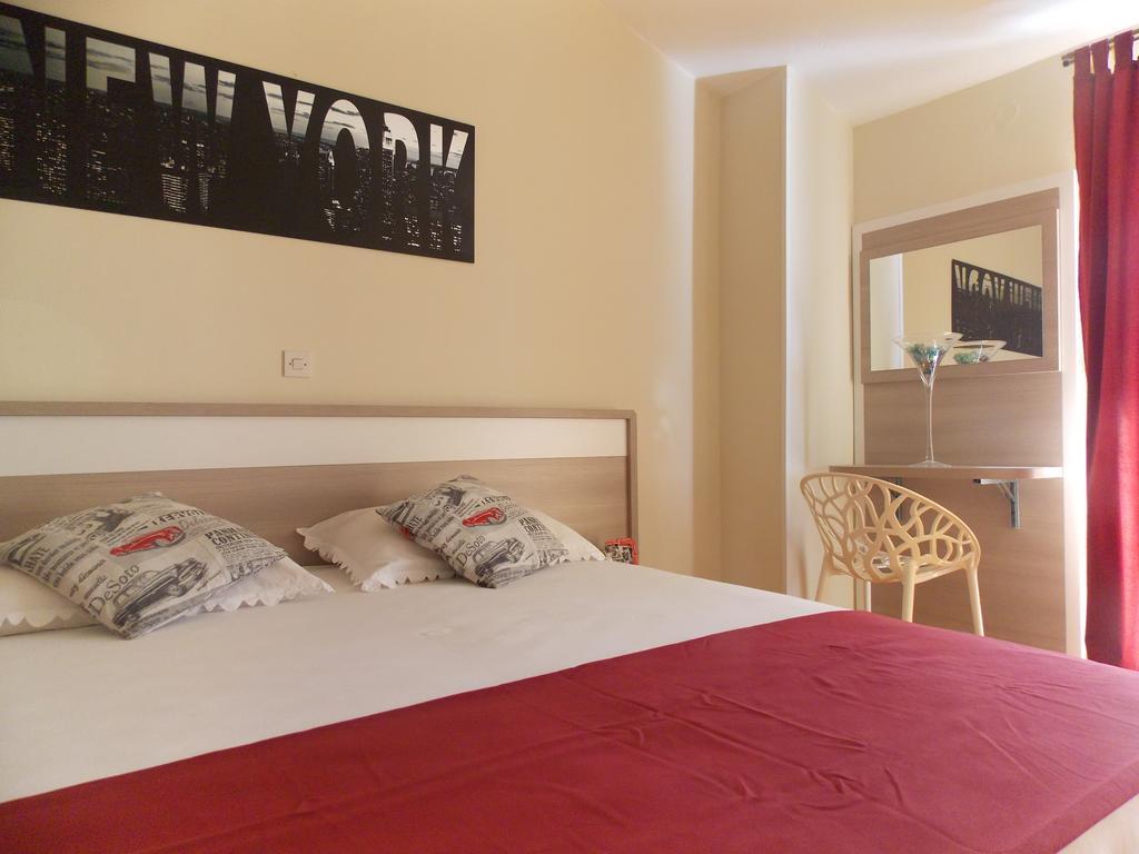 Apartmani Adriatic Ana โนวาลยา ภายนอก รูปภาพ