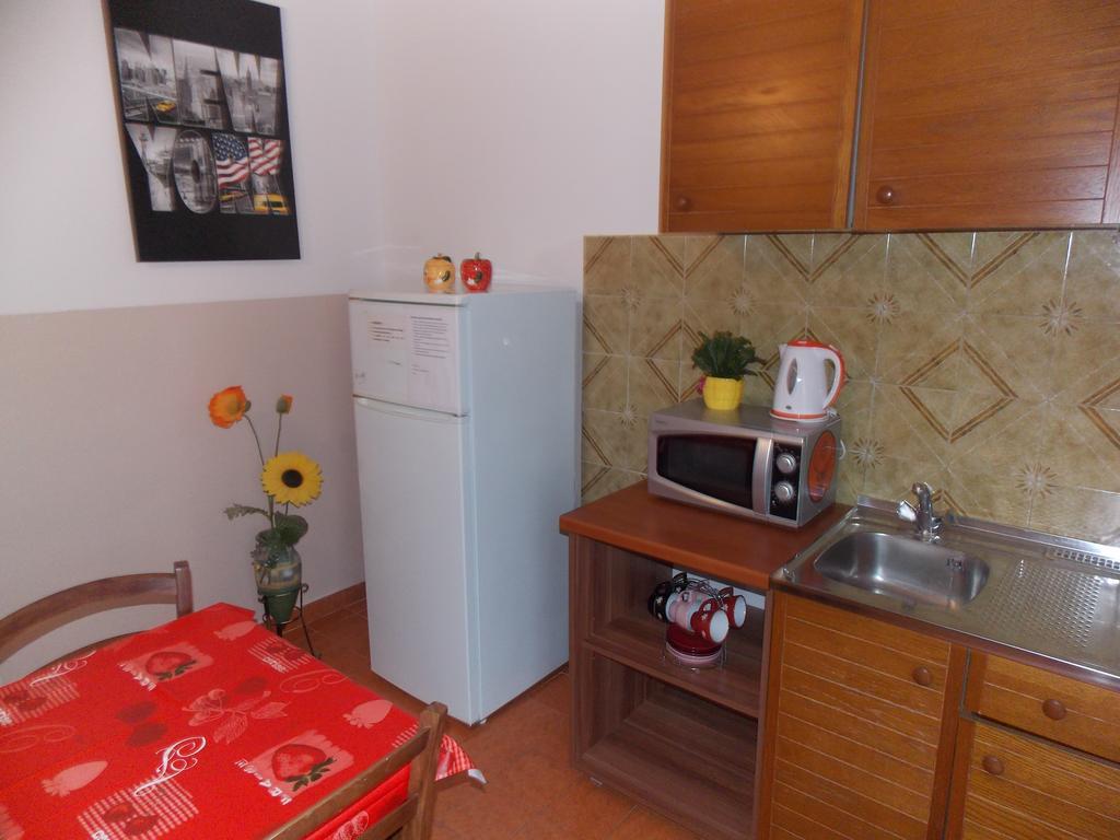 Apartmani Adriatic Ana โนวาลยา ภายนอก รูปภาพ