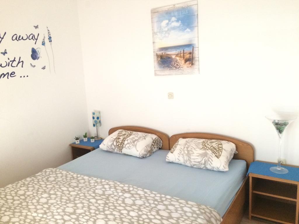 Apartmani Adriatic Ana โนวาลยา ภายนอก รูปภาพ