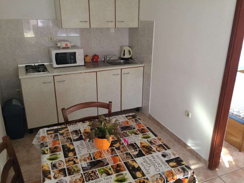 Apartmani Adriatic Ana โนวาลยา ภายนอก รูปภาพ