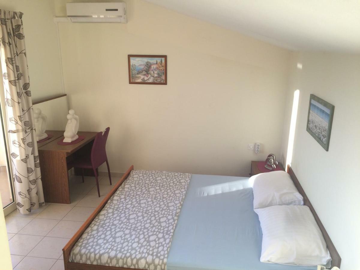 Apartmani Adriatic Ana โนวาลยา ภายนอก รูปภาพ